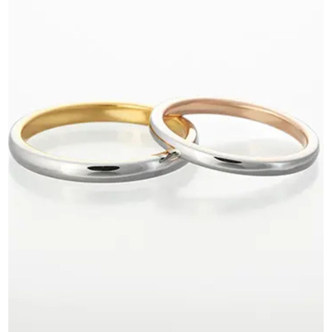 かまぼこ型の結婚指輪のおしゃれなコーディネート例