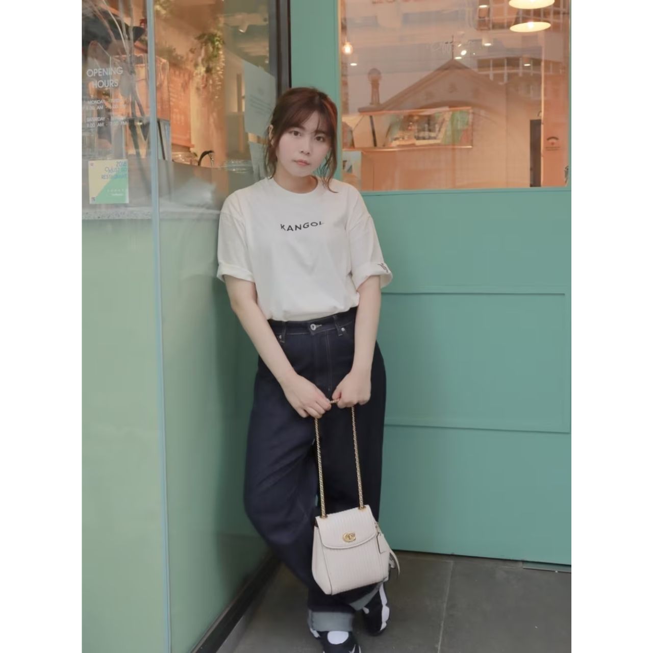 レディースのカンゴールのTシャツのダサくないおしゃれなコーディネート例