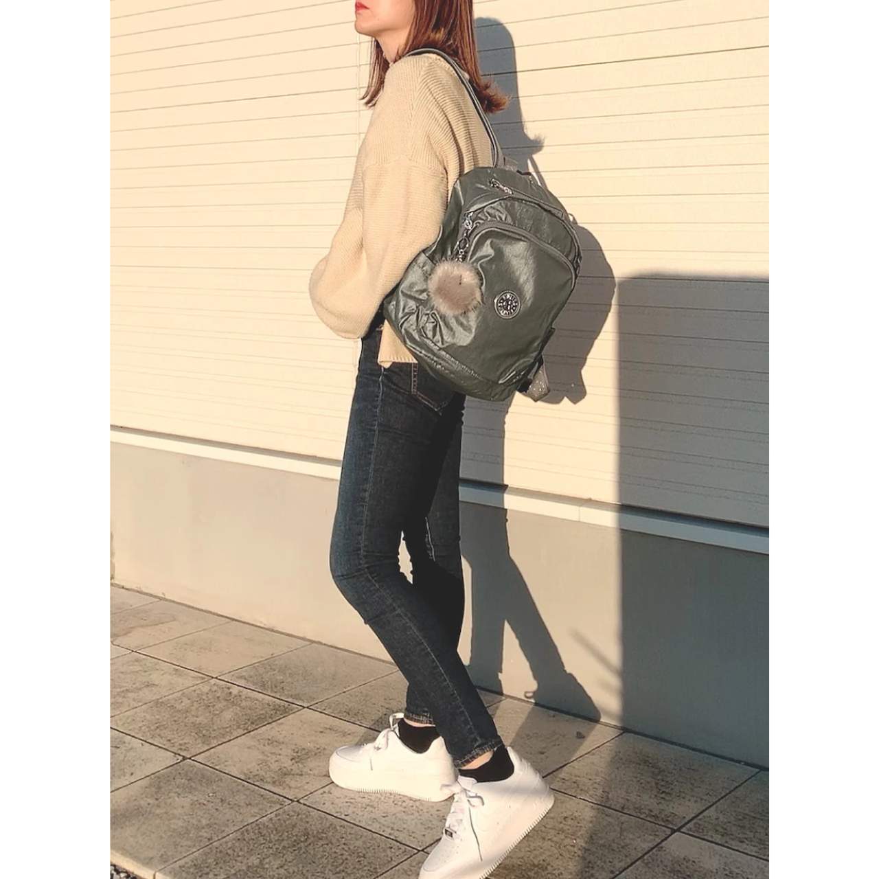 キプリングのリュックやバッグ・ショルダーのダサくないおしゃれなコーディネート例