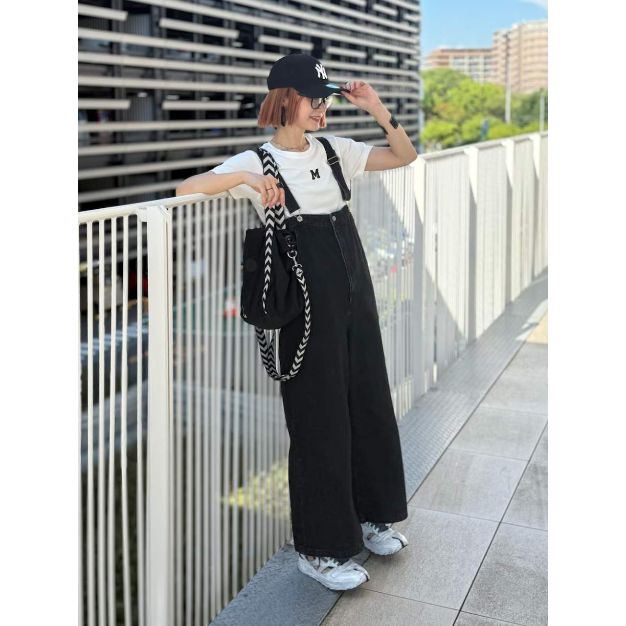 キプリングのリュックやバッグ・ショルダーのダサくないおしゃれなコーディネート例