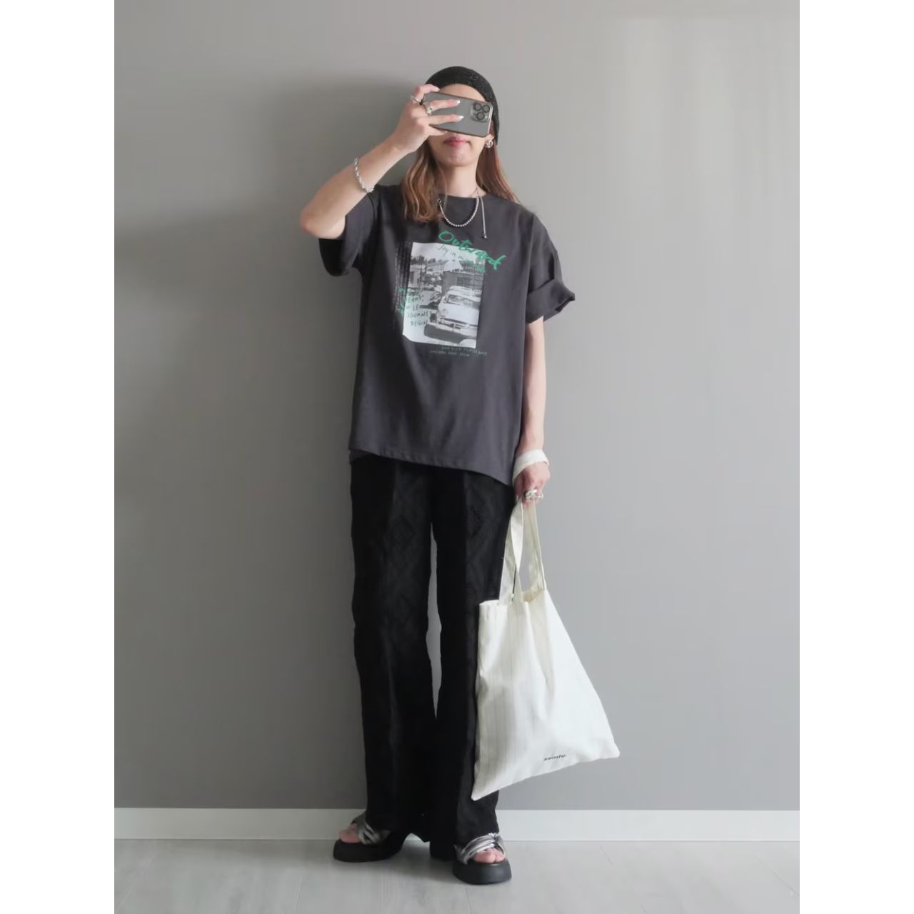 レディースのニットキャップのダサくないおしゃれなコーディネート例
