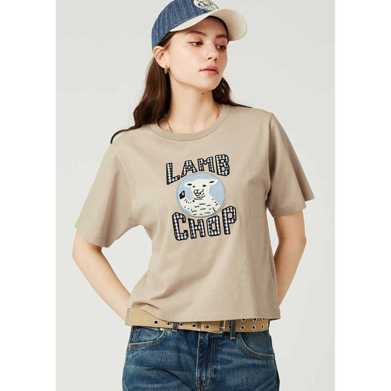 レディースのラムチョップのTシャツのダサくないおしゃれなコーディネート例