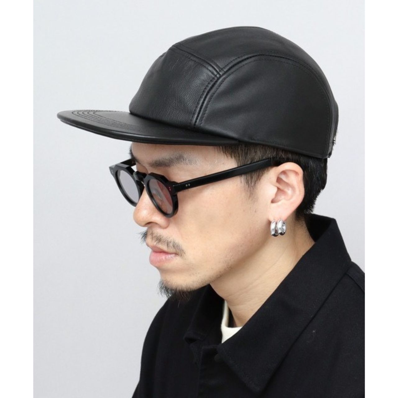 メンズのレザーキャップのダサくないおしゃれなコーディネート例