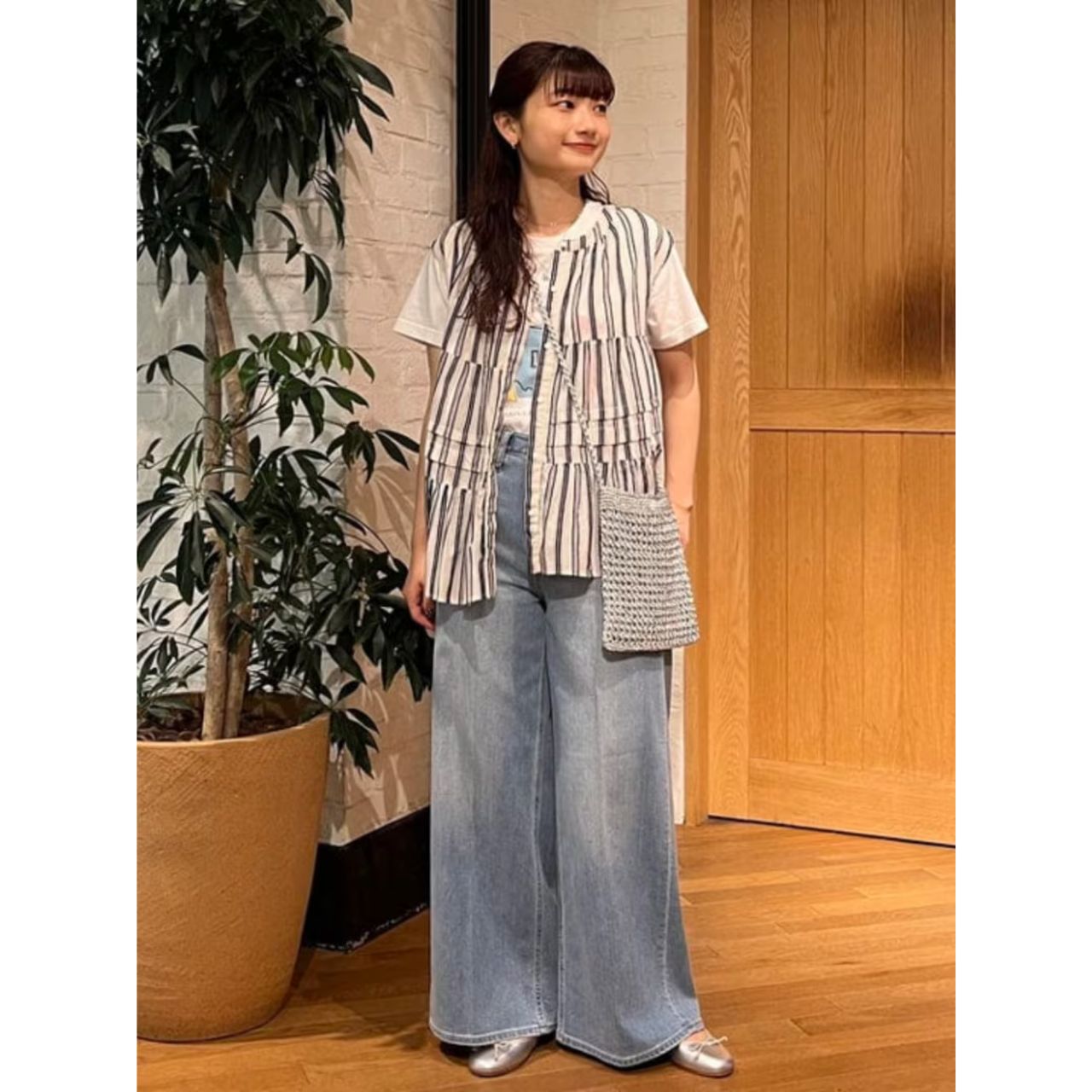 レディースのLeeのTシャツのダサくないおしゃれなコーディネート例