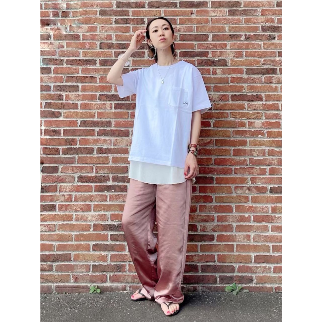 レディースのLeeのTシャツのダサくないおしゃれなコーディネート例