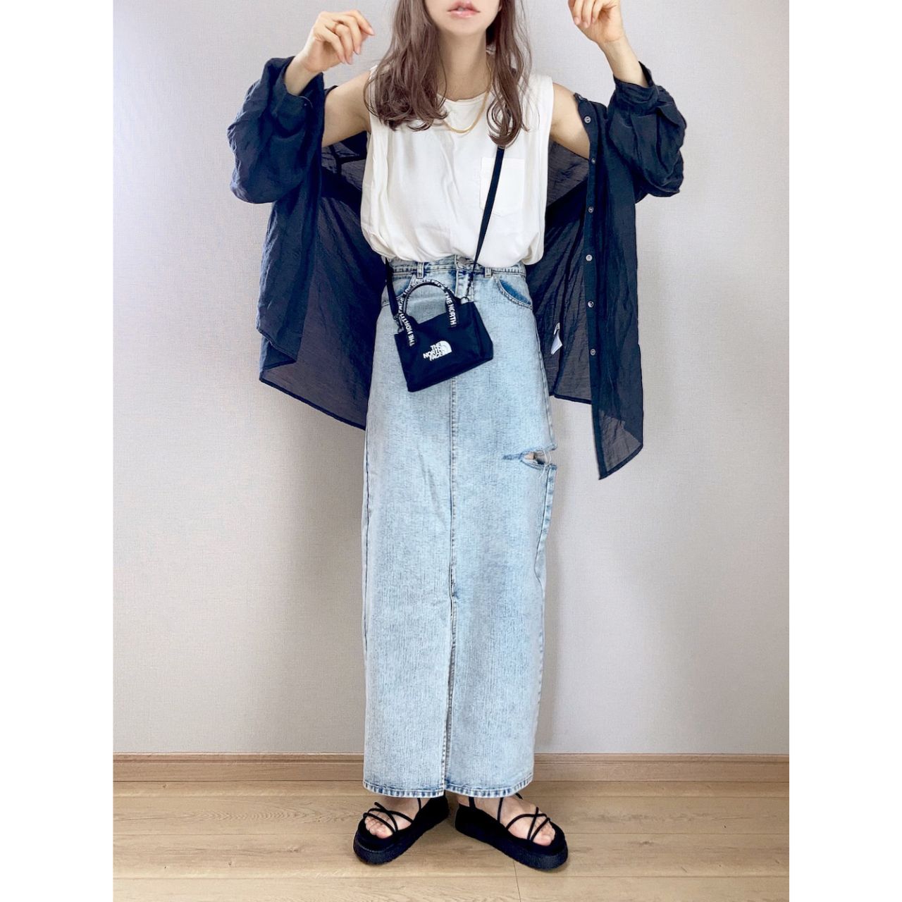 レディースのLeeのTシャツのダサくないおしゃれなコーディネート例