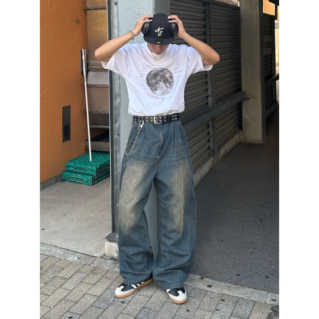 メンズのリーバイスのベルトのダサくないおしゃれなコーディネート例