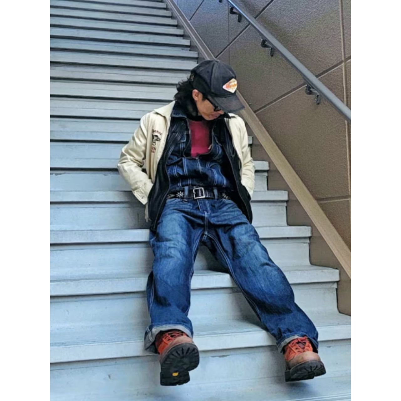 メンズのジャンプスーツのダサくないおしゃれなコーディネート例