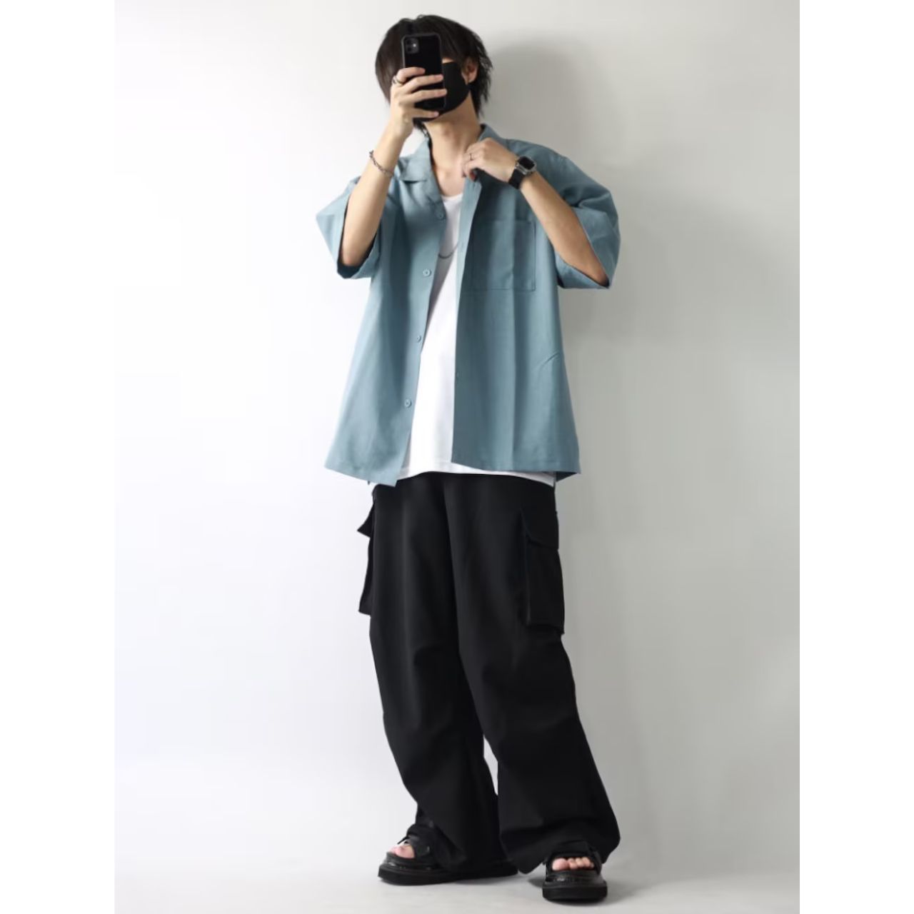 メンズの男性の厚底サンダルのダサくないおしゃれなコーディネート例
