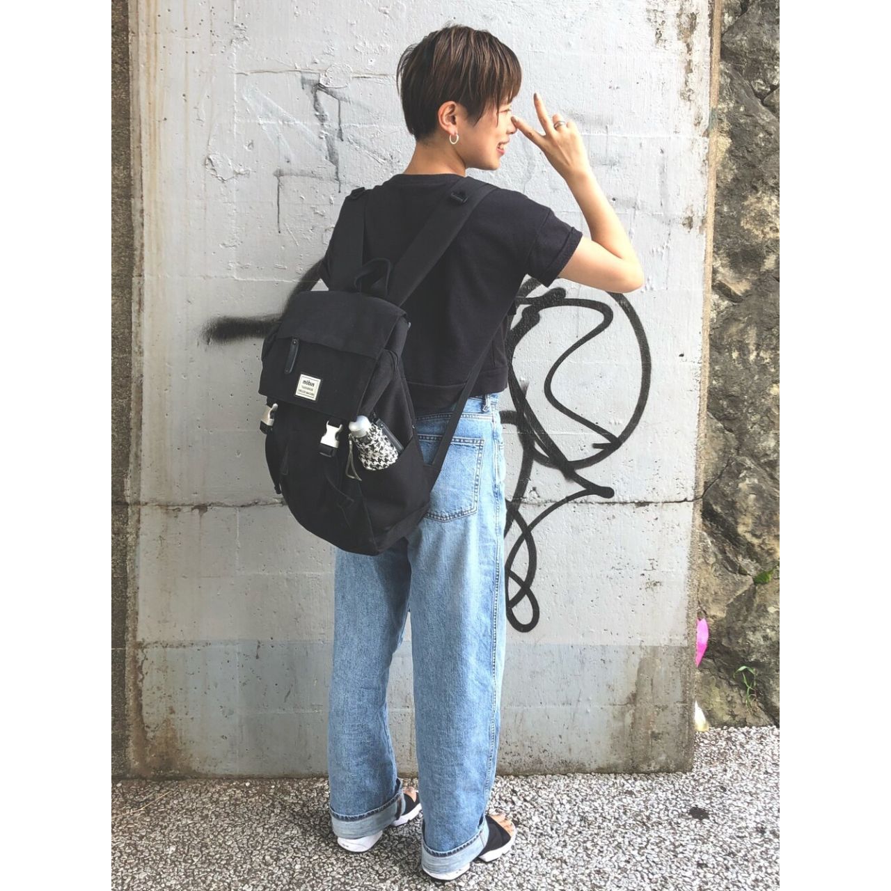 レディースのmobusのバッグのダサくないおしゃれなコーディネート例