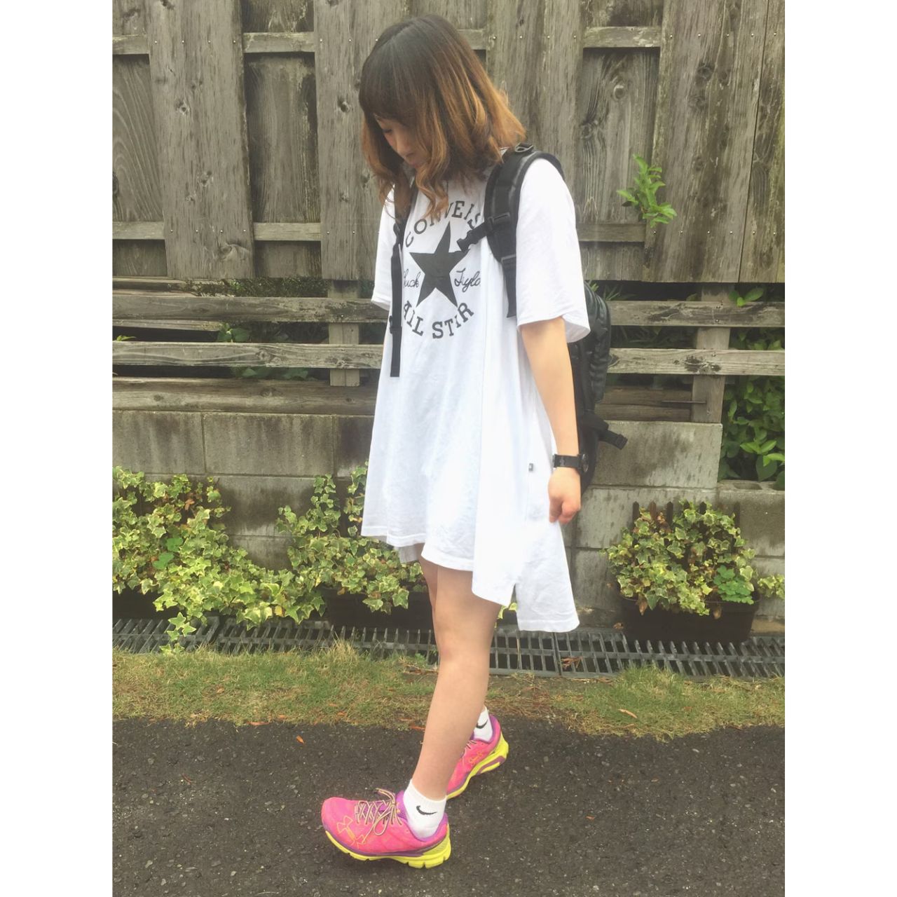 レディースのmobusのバッグのダサくないおしゃれなコーディネート例