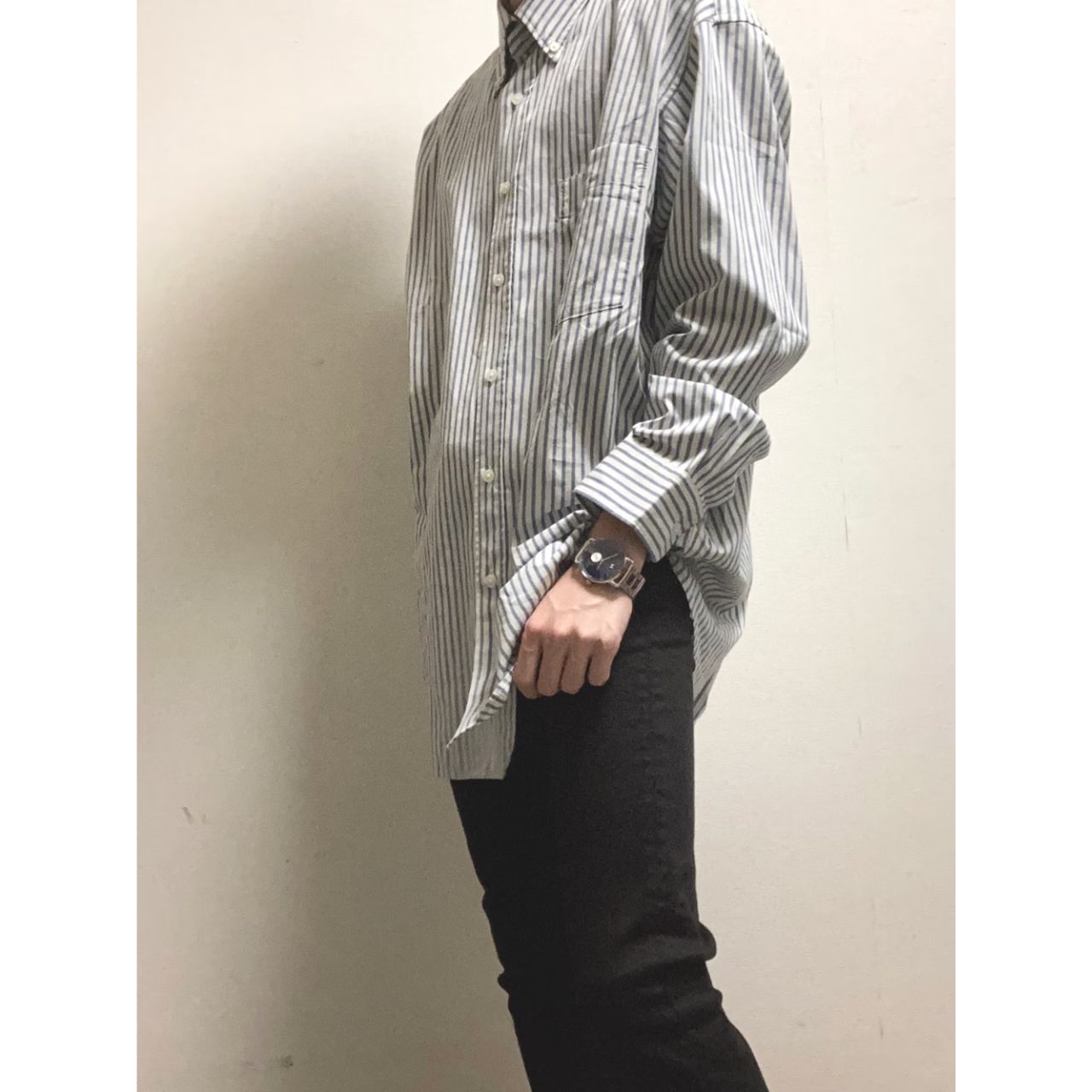 メンズのMVMTの時計のダサくないおしゃれなコーディネート例