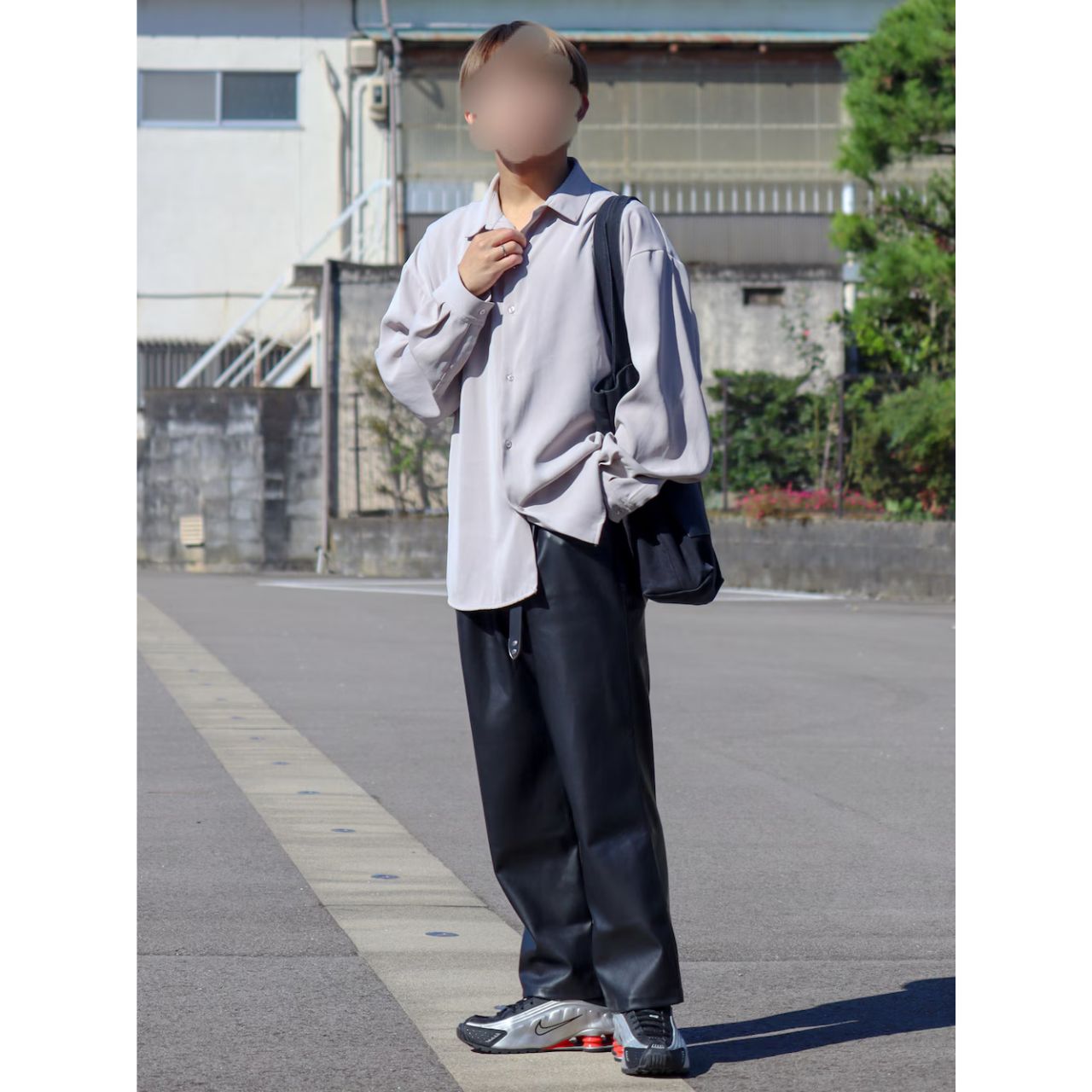 メンズのナイキのショックスのダサくないおしゃれなコーディネート例
