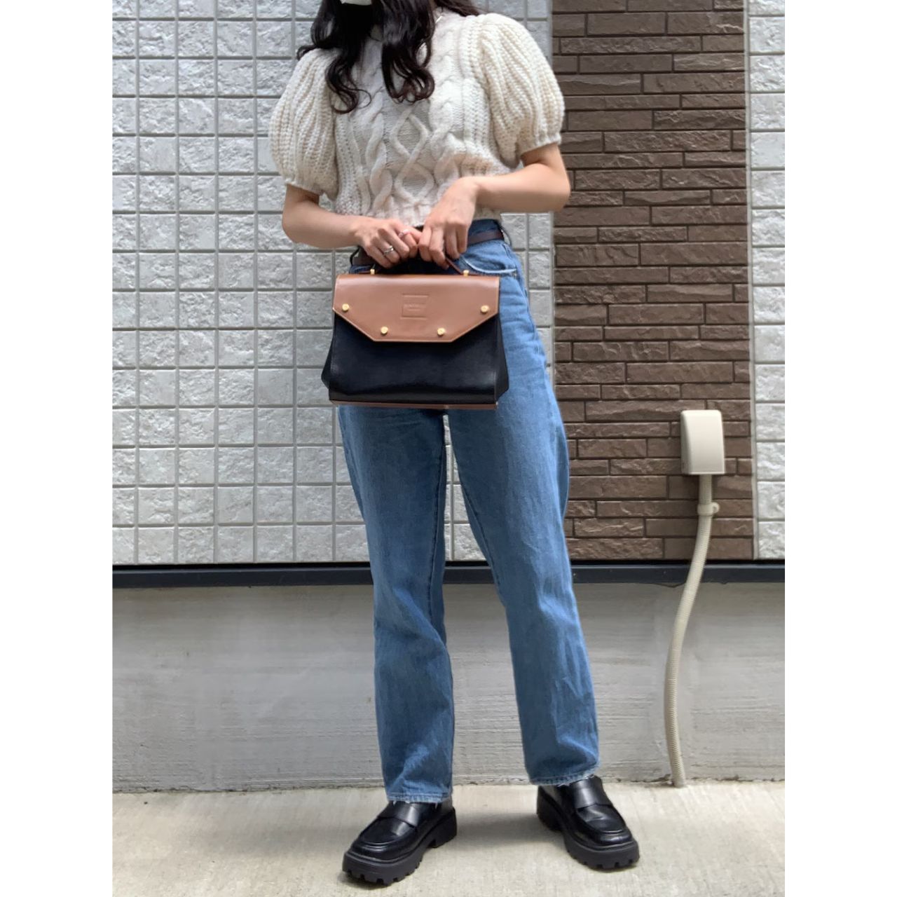 レディースのニナリッチのバッグのダサくないおしゃれなコーディネート例