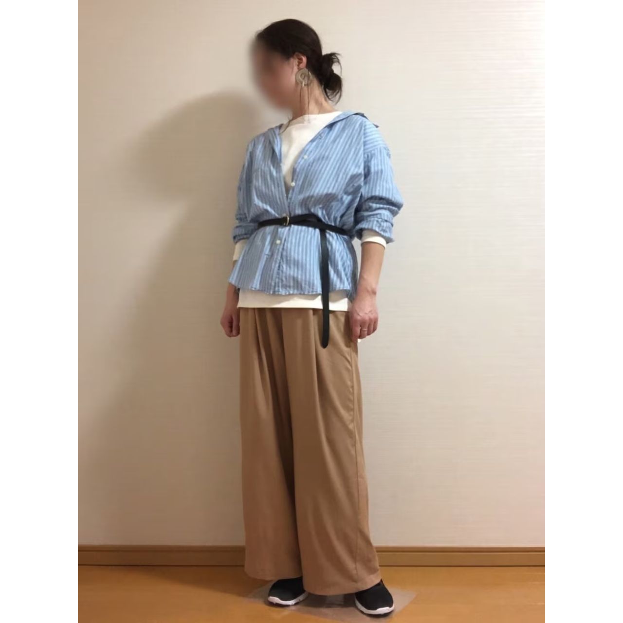 レディースの穴無しベルトのダサくないおしゃれなコーディネート例