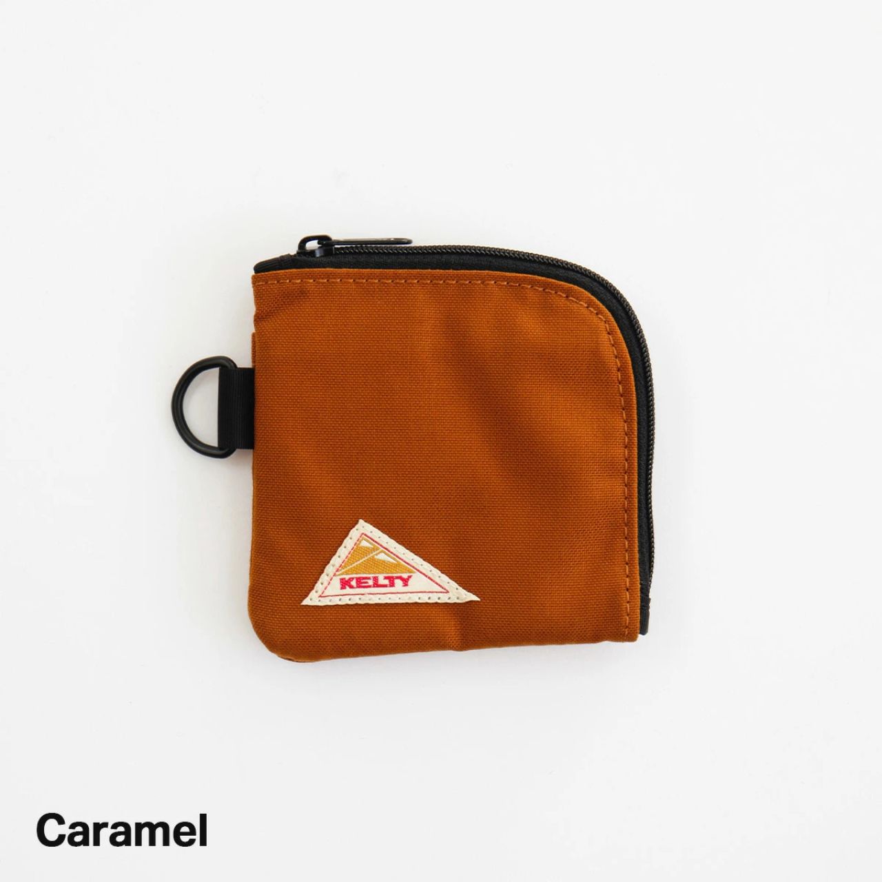 レディースのナイロンの財布のダサくないおしゃれなコーディネート例