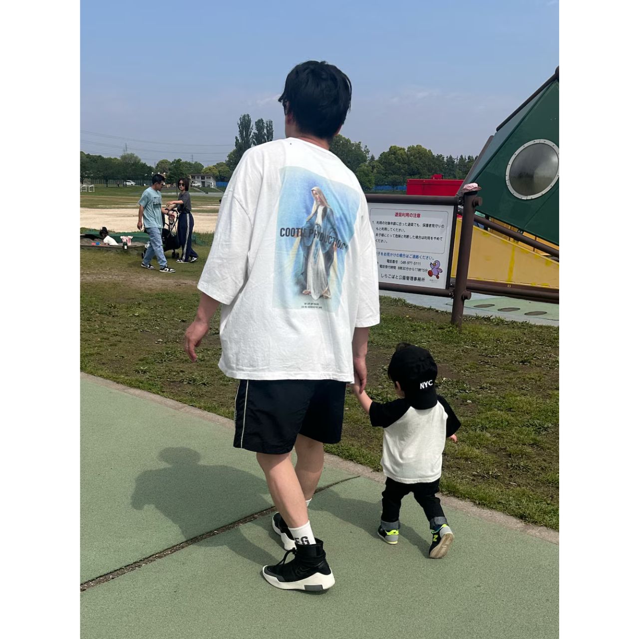 メンズの40代でプリントTシャツのダサくないおしゃれなコーディネート例

