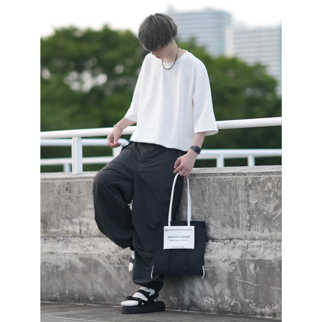 メンズのオーバーサイズTシャツのダサくないおしゃれなコーディネート例