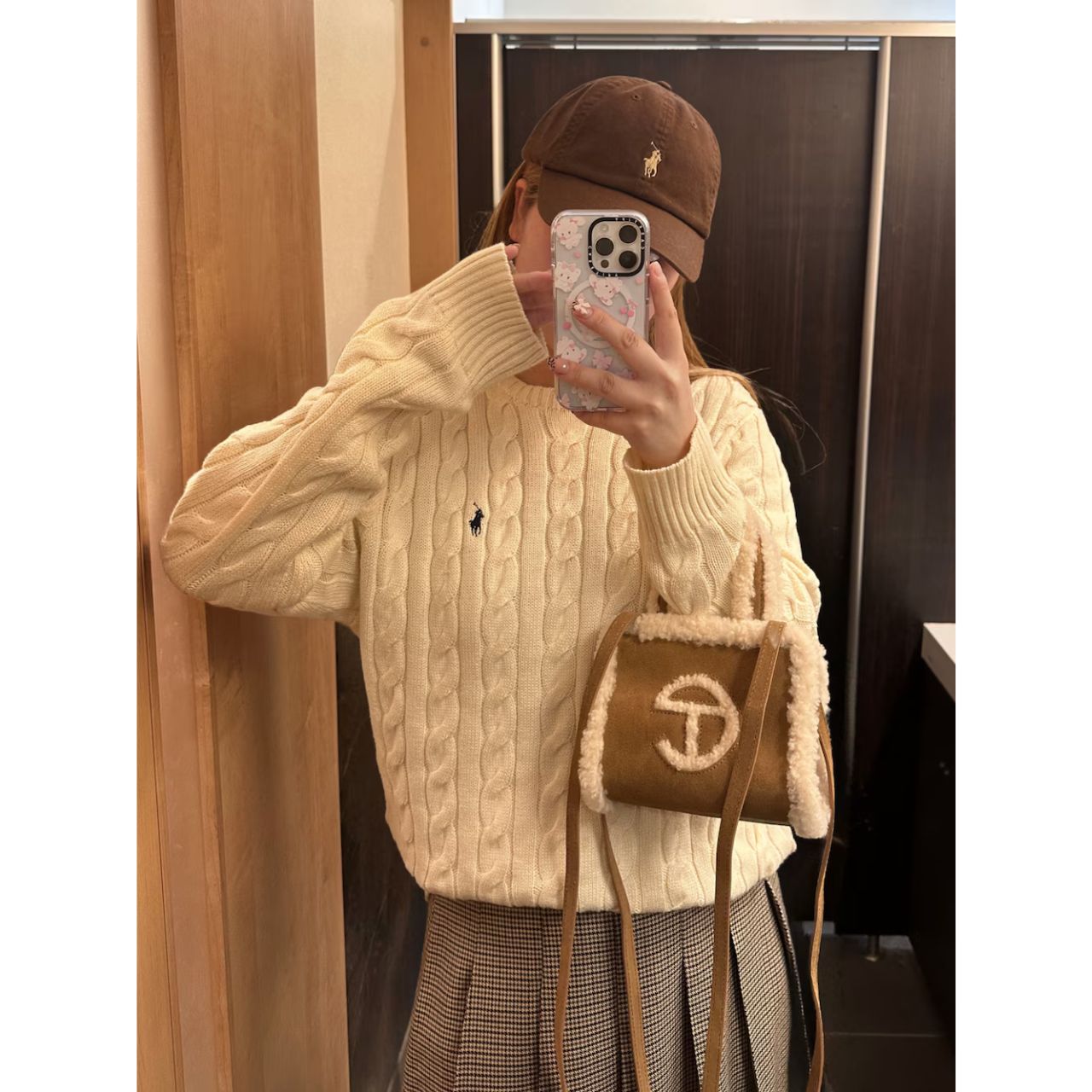 レディースのラルフローレンのキャップのダサくないおしゃれなコーディネート例