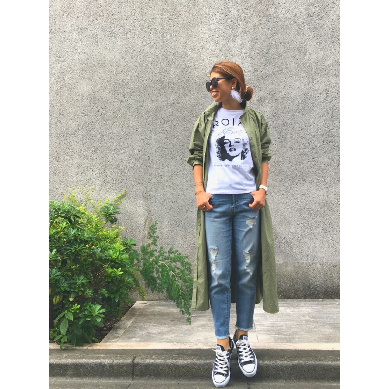 レディースのRoialのTシャツのダサくないおしゃれなコーディネート例