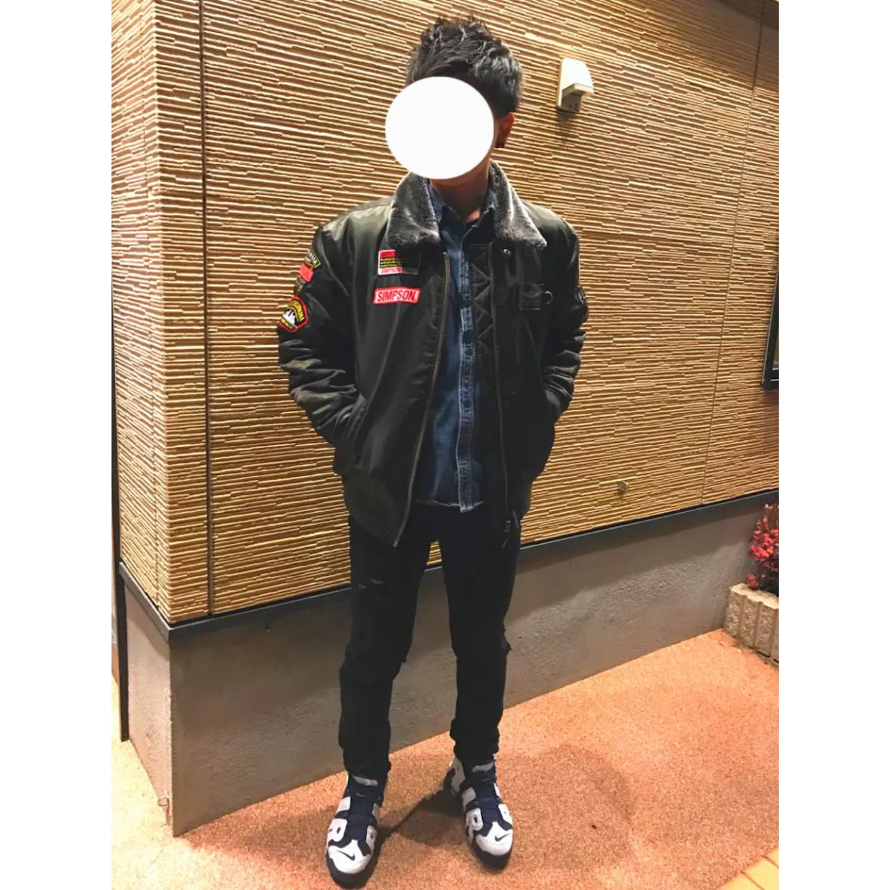 メンズのシンプソンのジャケットのダサくないおしゃれなコーディネート例
