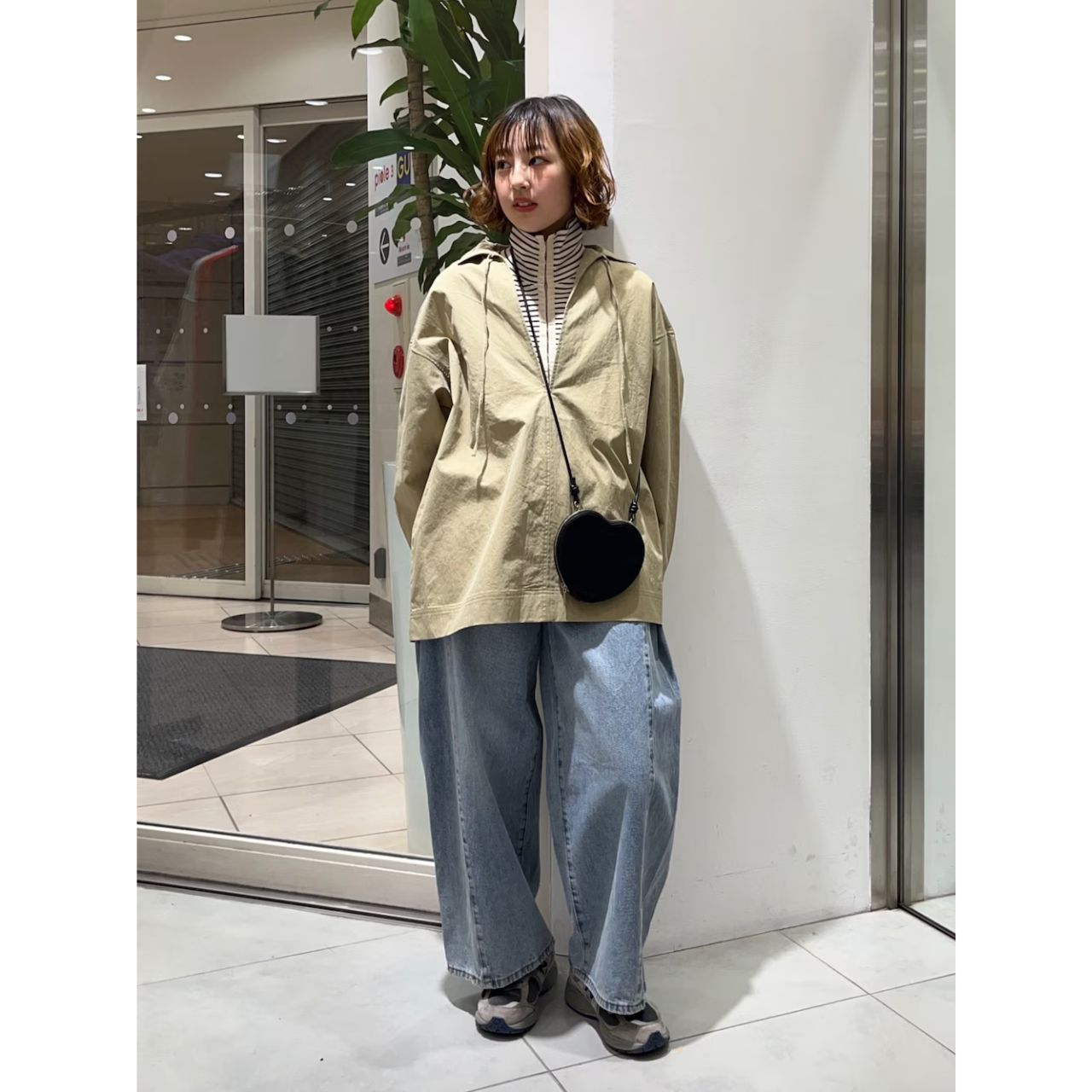 レディースのスキッパーシャツのダサくないおしゃれなコーディネート例

