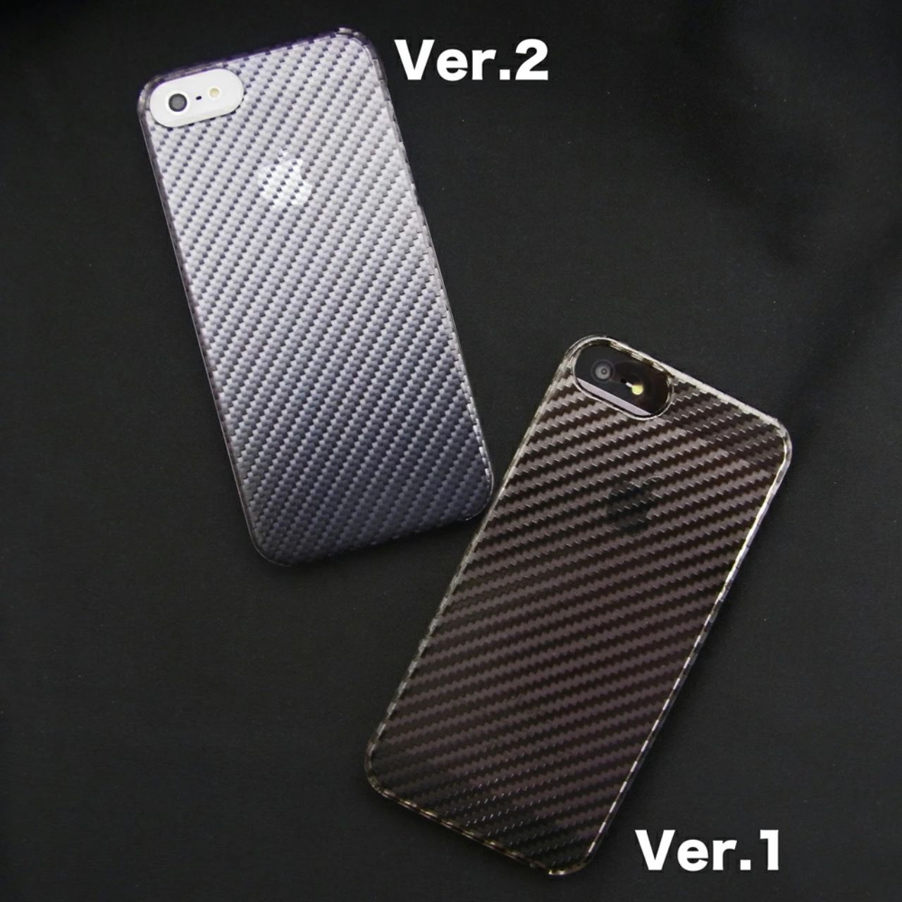 メンズのカーボンのスマホケースのダサくないおしゃれなコーディネート例