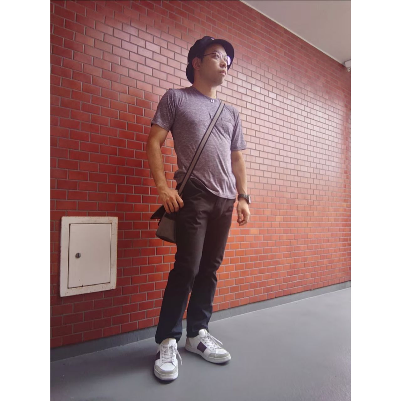 メンズのステファノロッシのスニーカーのダサくないおしゃれなコーディネート例