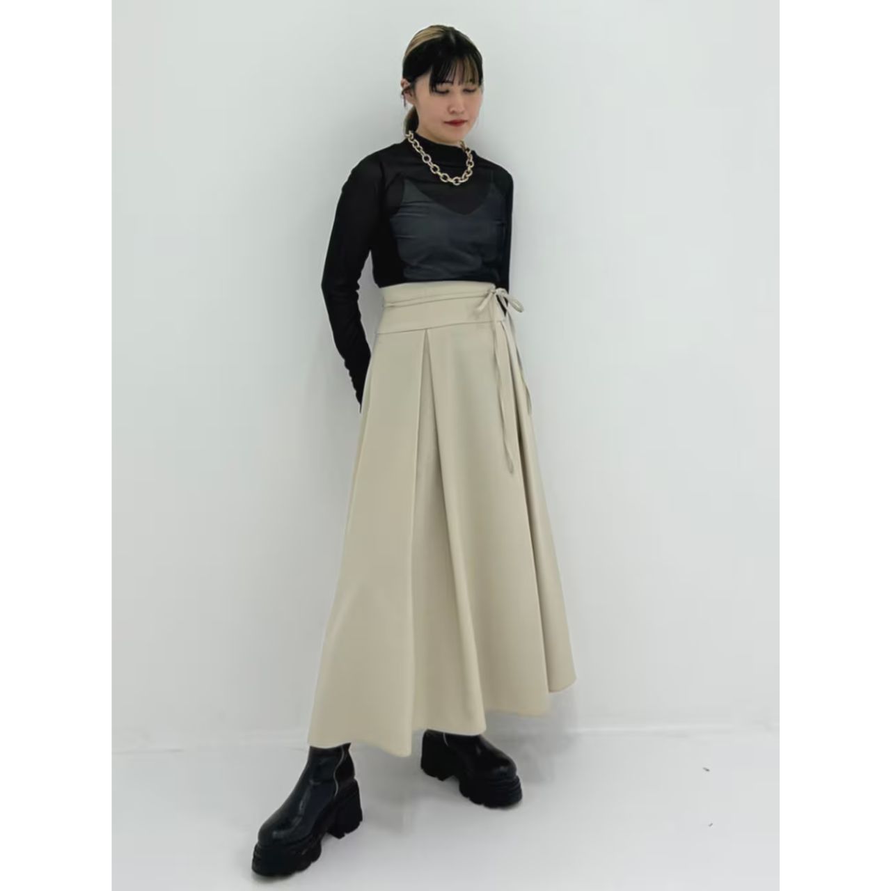 レディースのステュディオスの服のおしゃれなコーディネート例