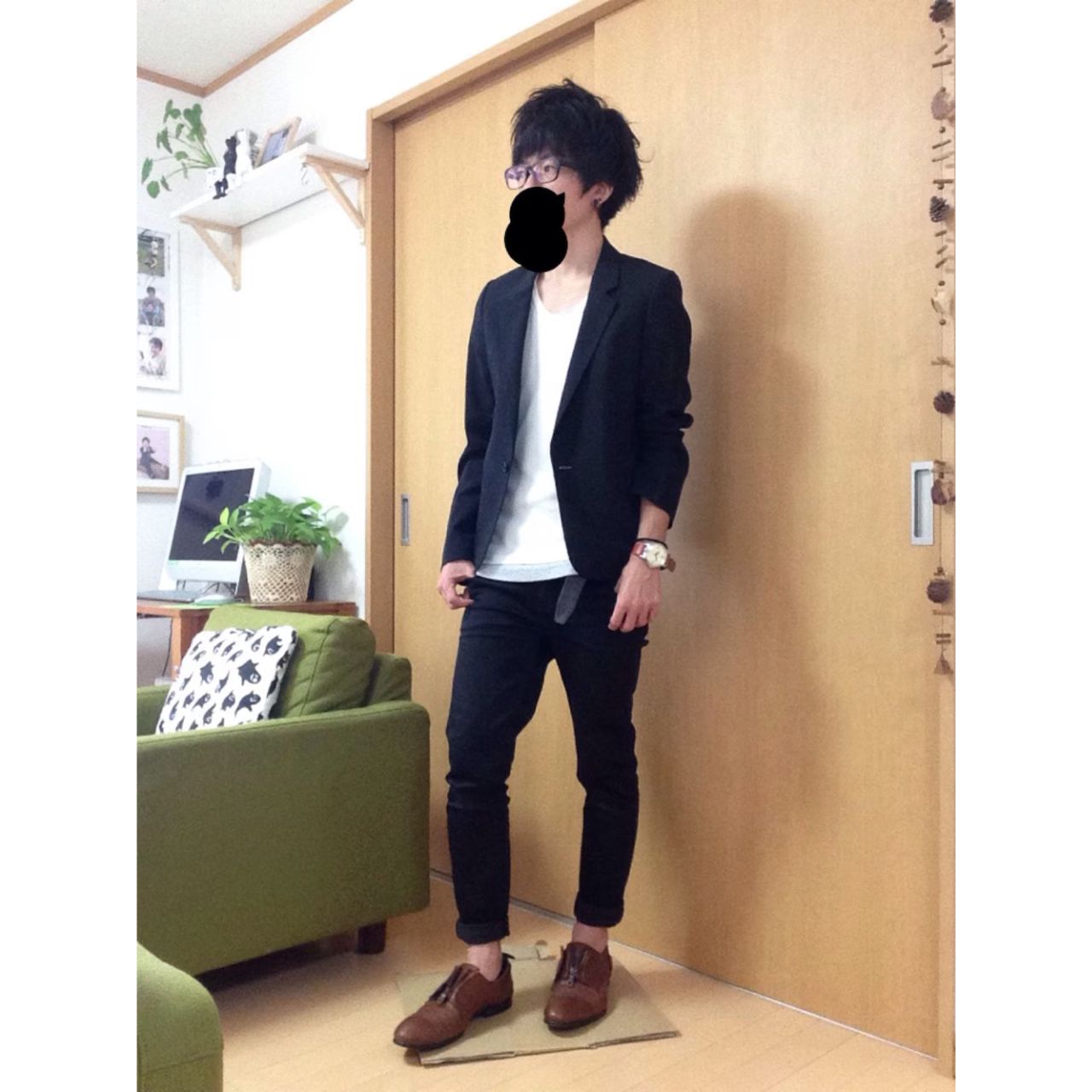 メンズのスーツにピアスのダサくないおしゃれなコーディネート例