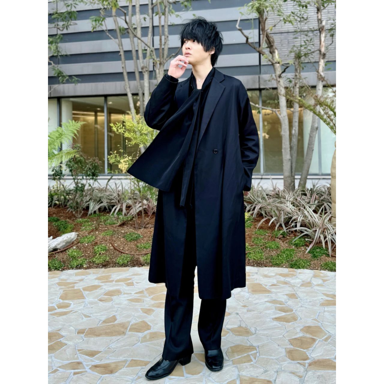 メンズのスワロフスキーのダサくないおしゃれなコーディネート例