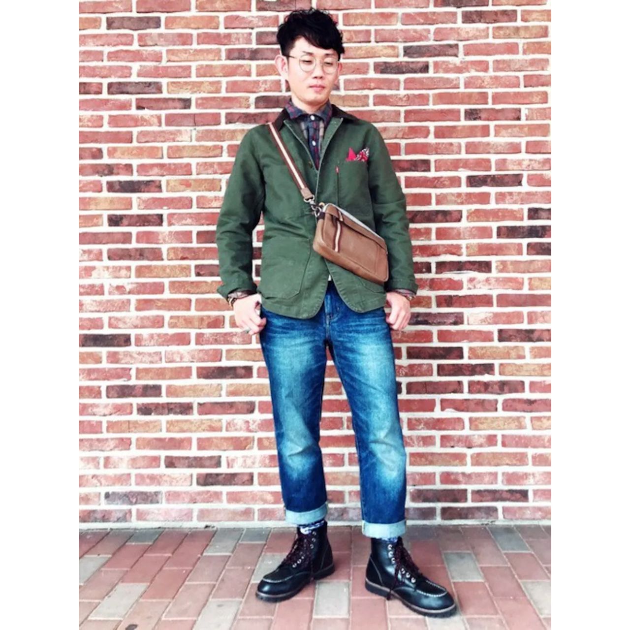メンズの合皮のバッグのダサくないおしゃれなコーディネート例