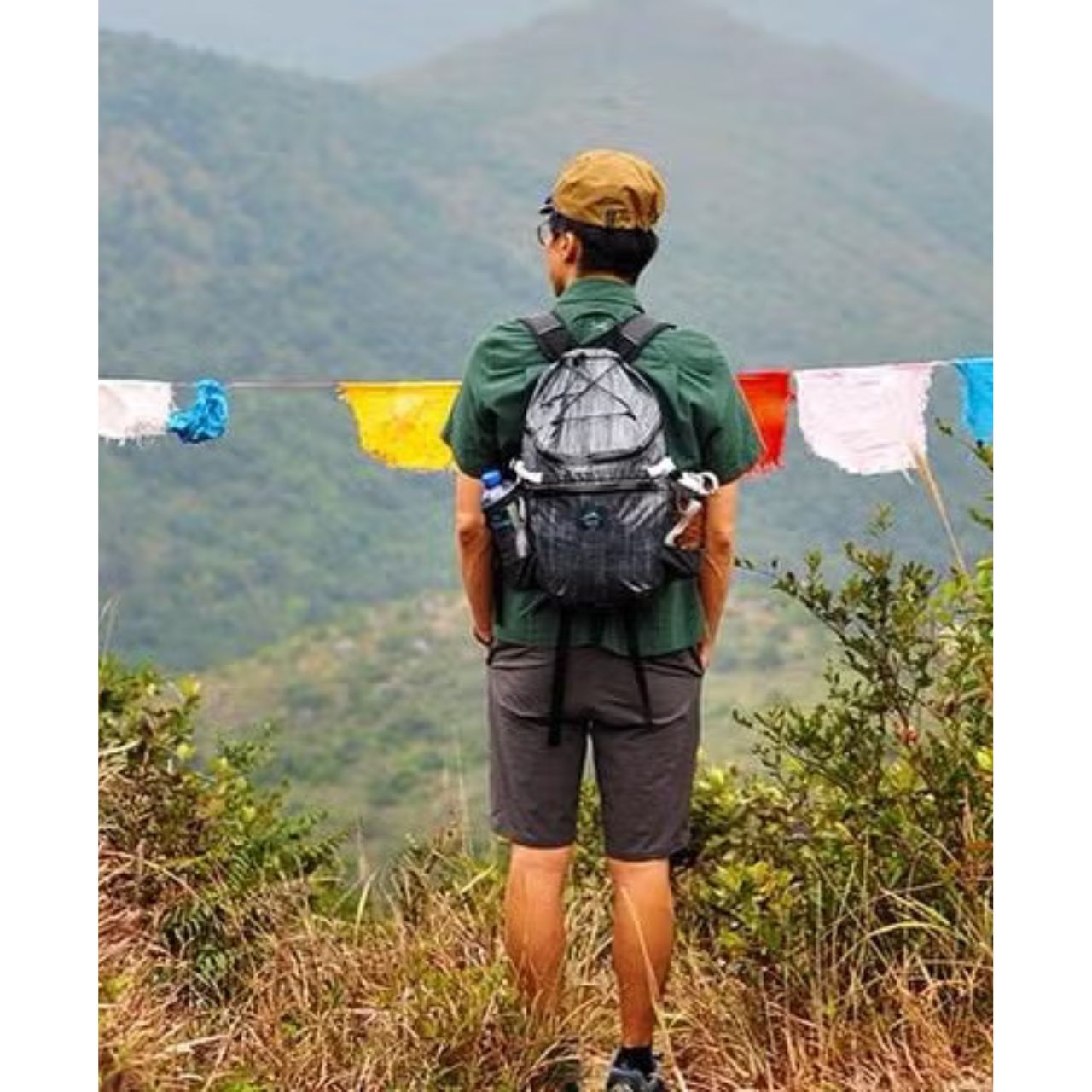 メンズのULの登山の服のダサくないおしゃれなコーディネート例