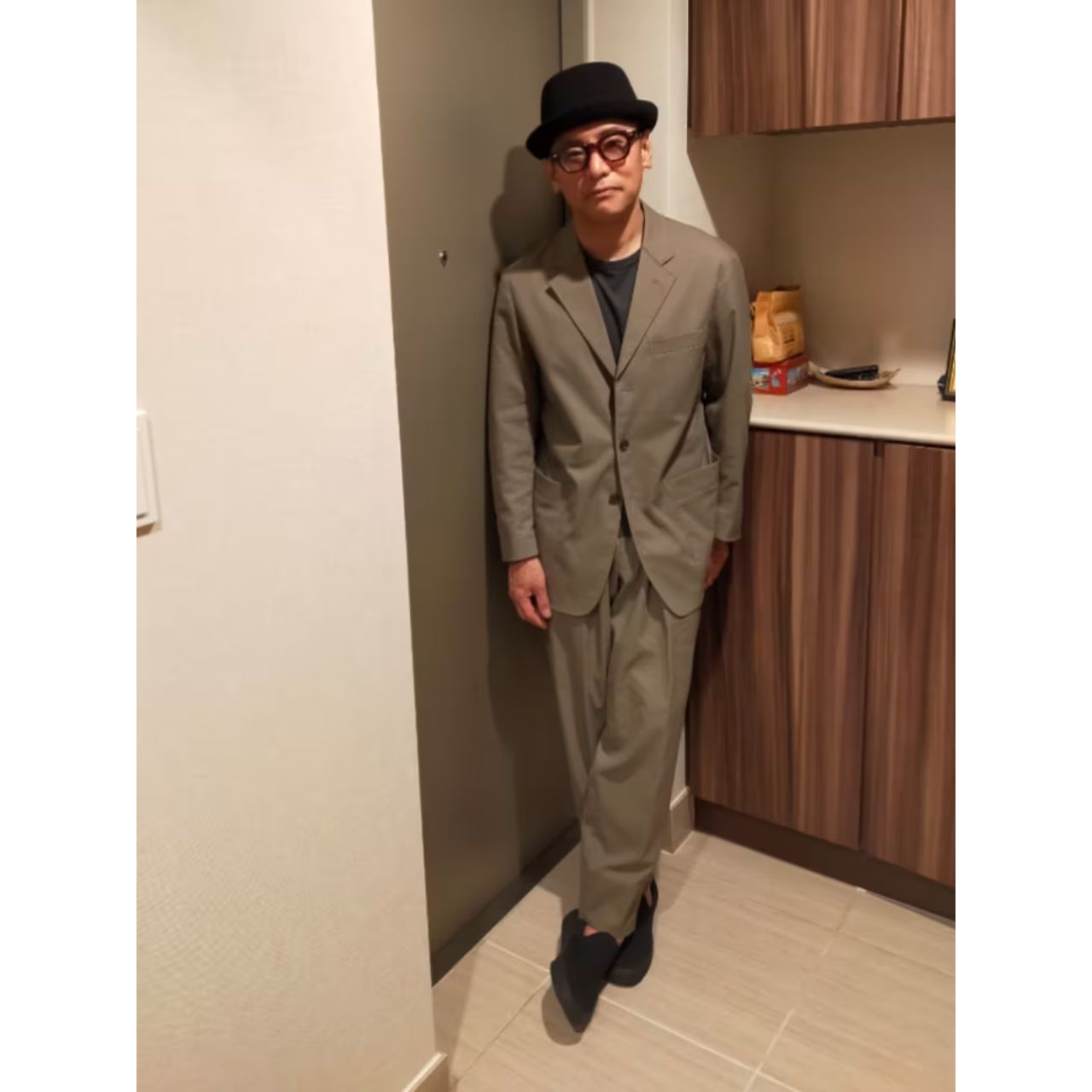メンズのユニクロのスーツのダサくないおしゃれなコーディネート例