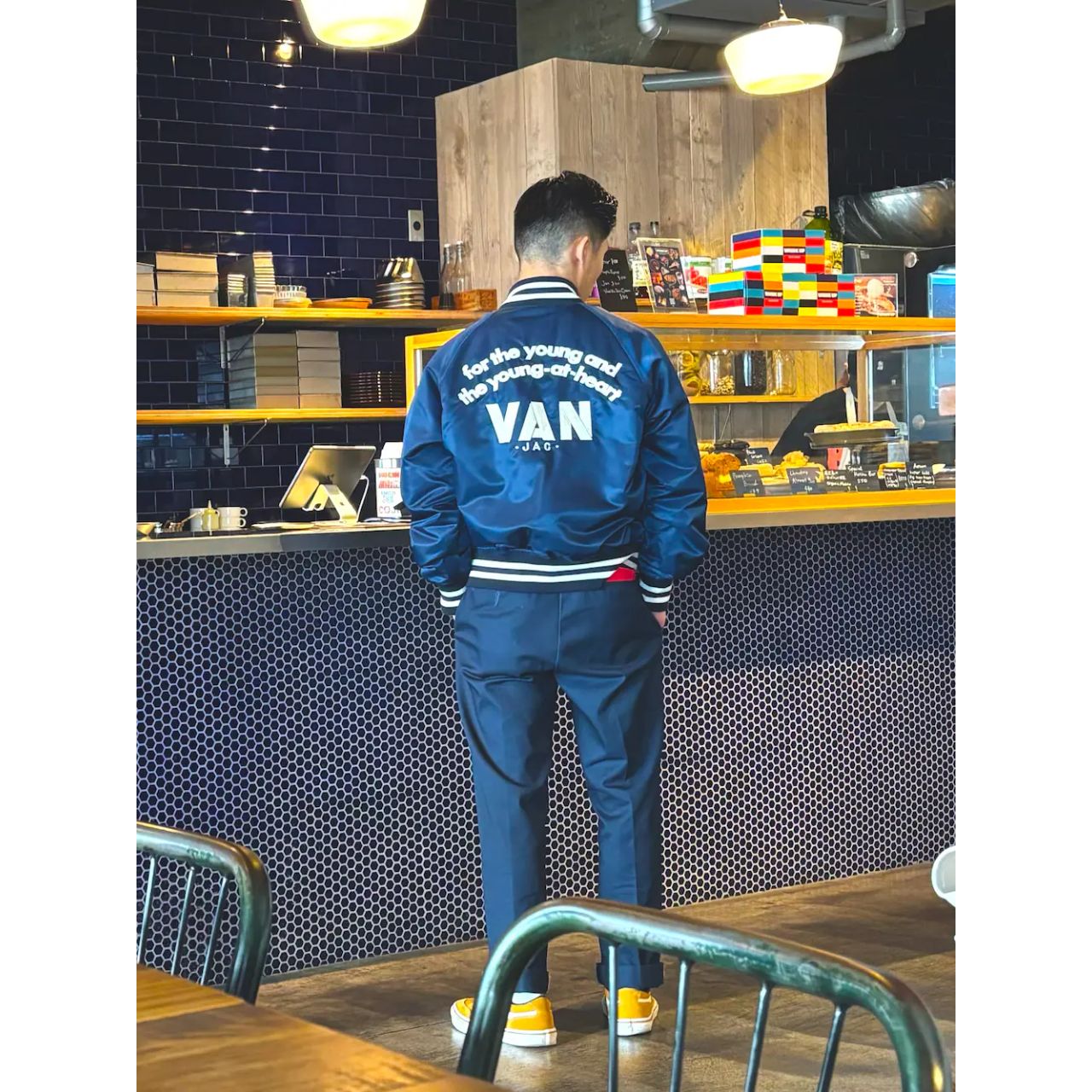 メンズのVANジャケットのダサくないおしゃれなコーディネート例