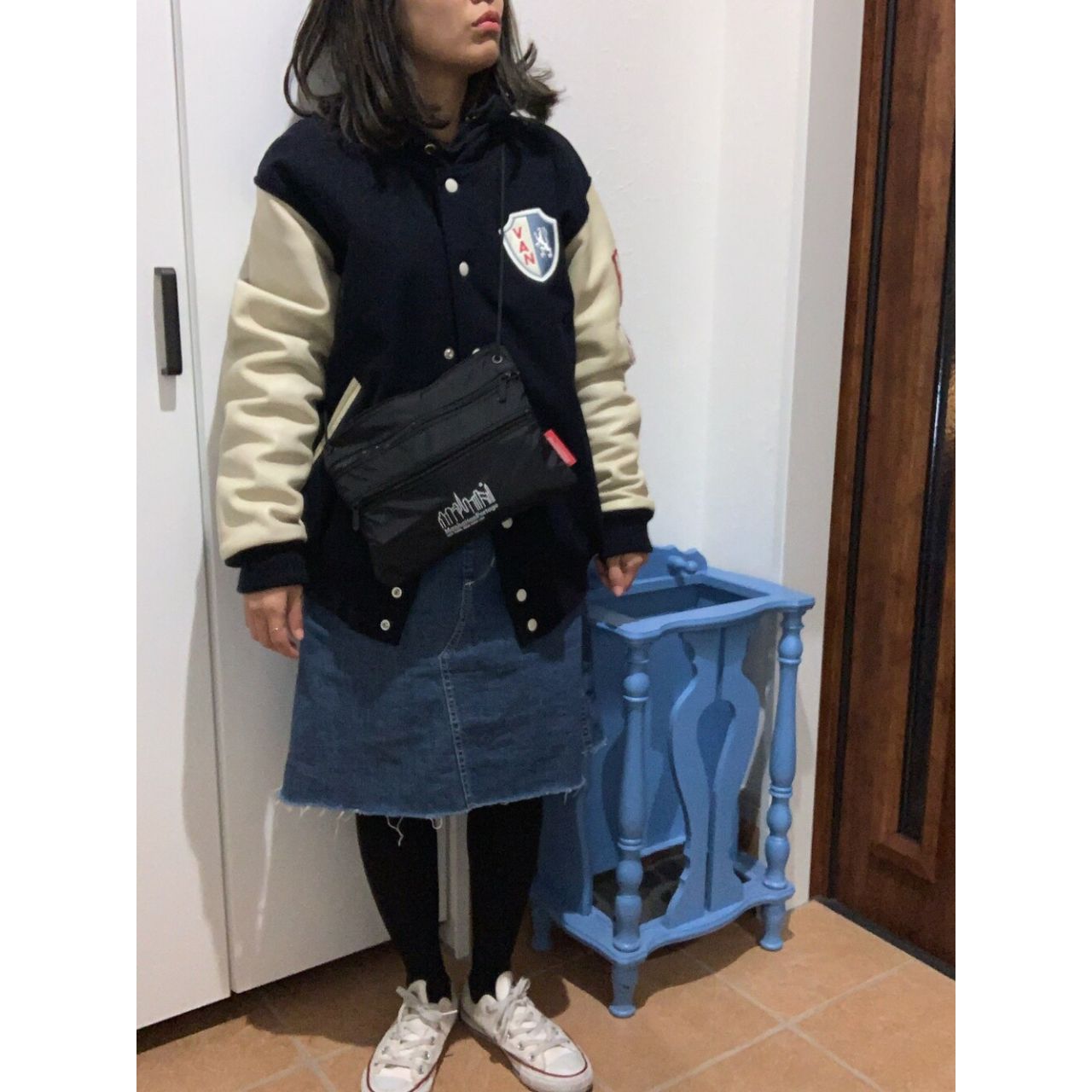 レディースのVANジャケットのダサくないおしゃれなコーディネート例