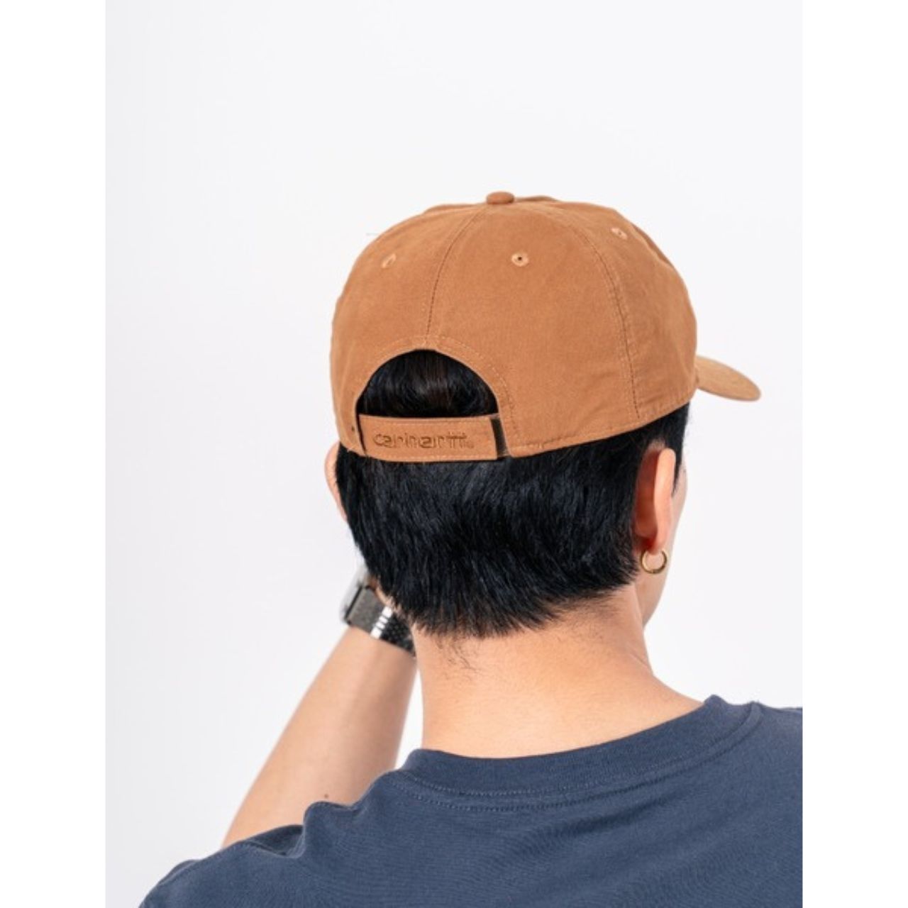 メンズのマジックテープのキャップのダサくないおしゃれなコーディネート例