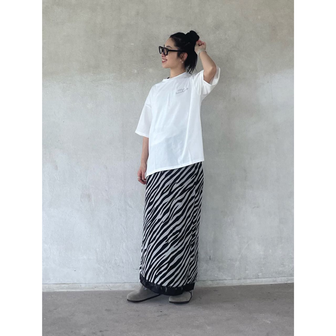 レディースのゼブラ柄の服のおしゃれなコーディネート例